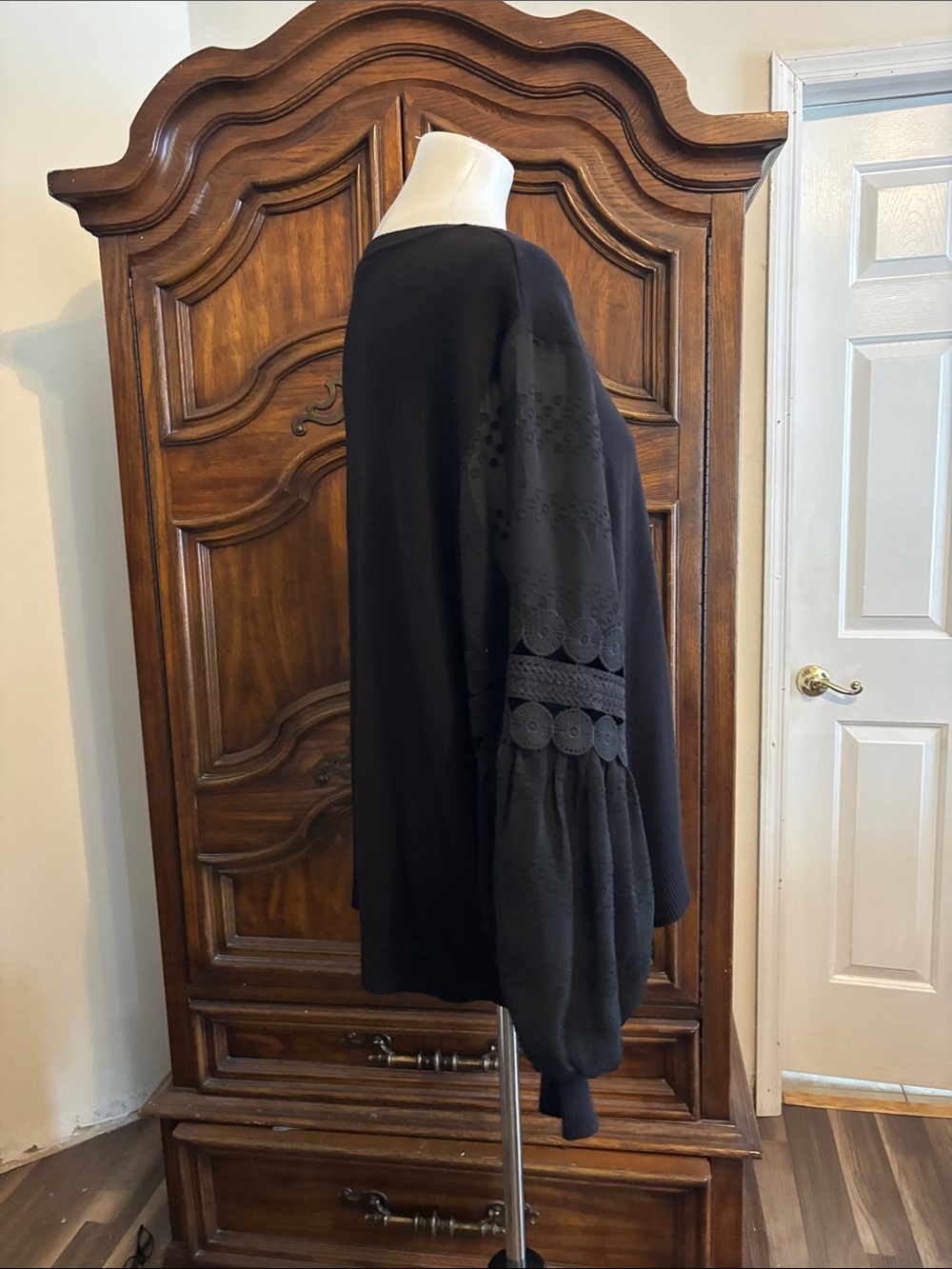 Sioni Milano black knit sweater with puff sleeve - Picture 8 of 11